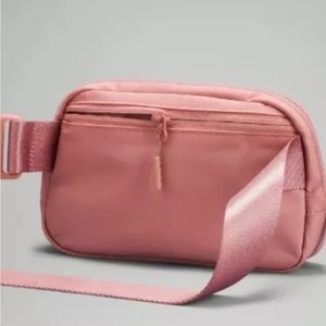 Lululemon Everywhere Belt Bag - Pink Pastel